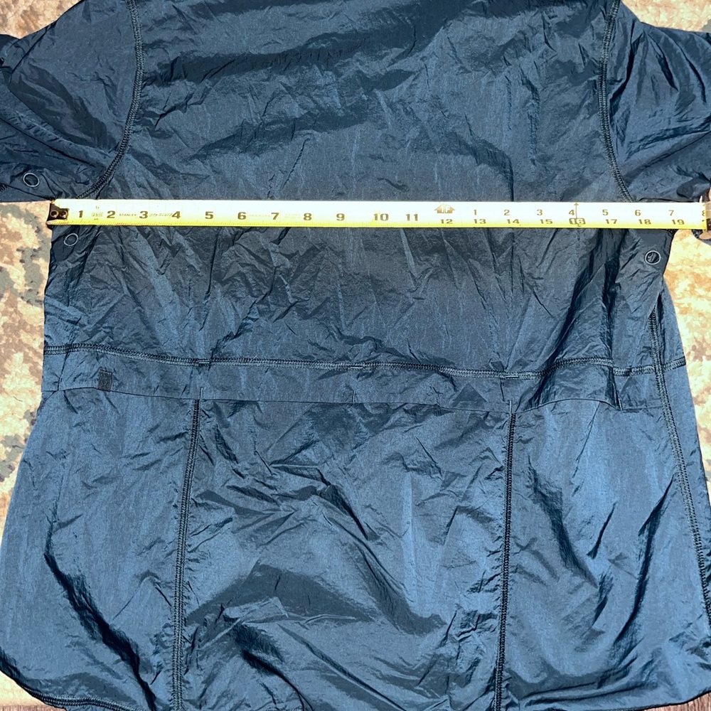 Lululemon Translu Anorak - Picture 7 of 7